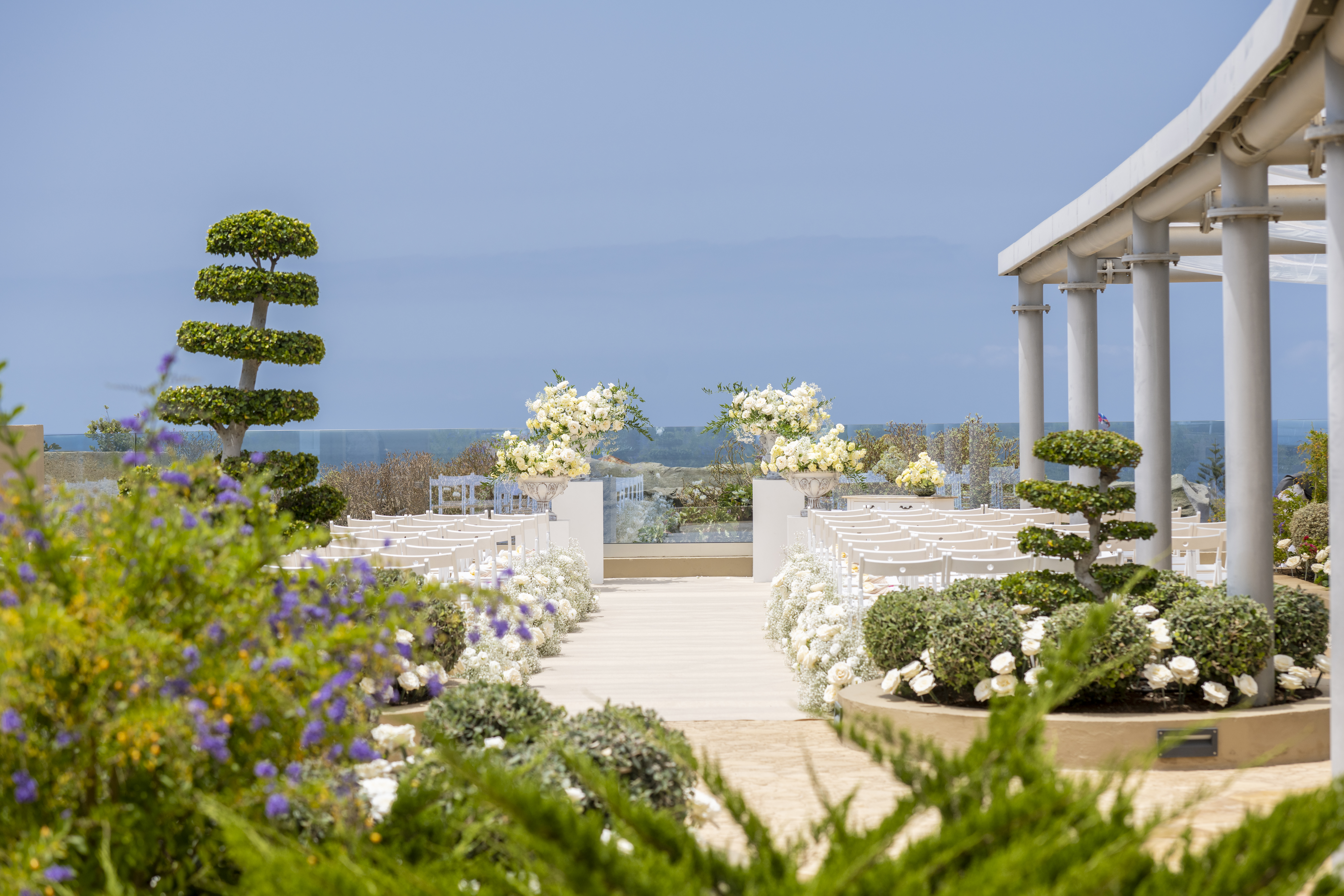 Book your wedding day in GF VICTORIA